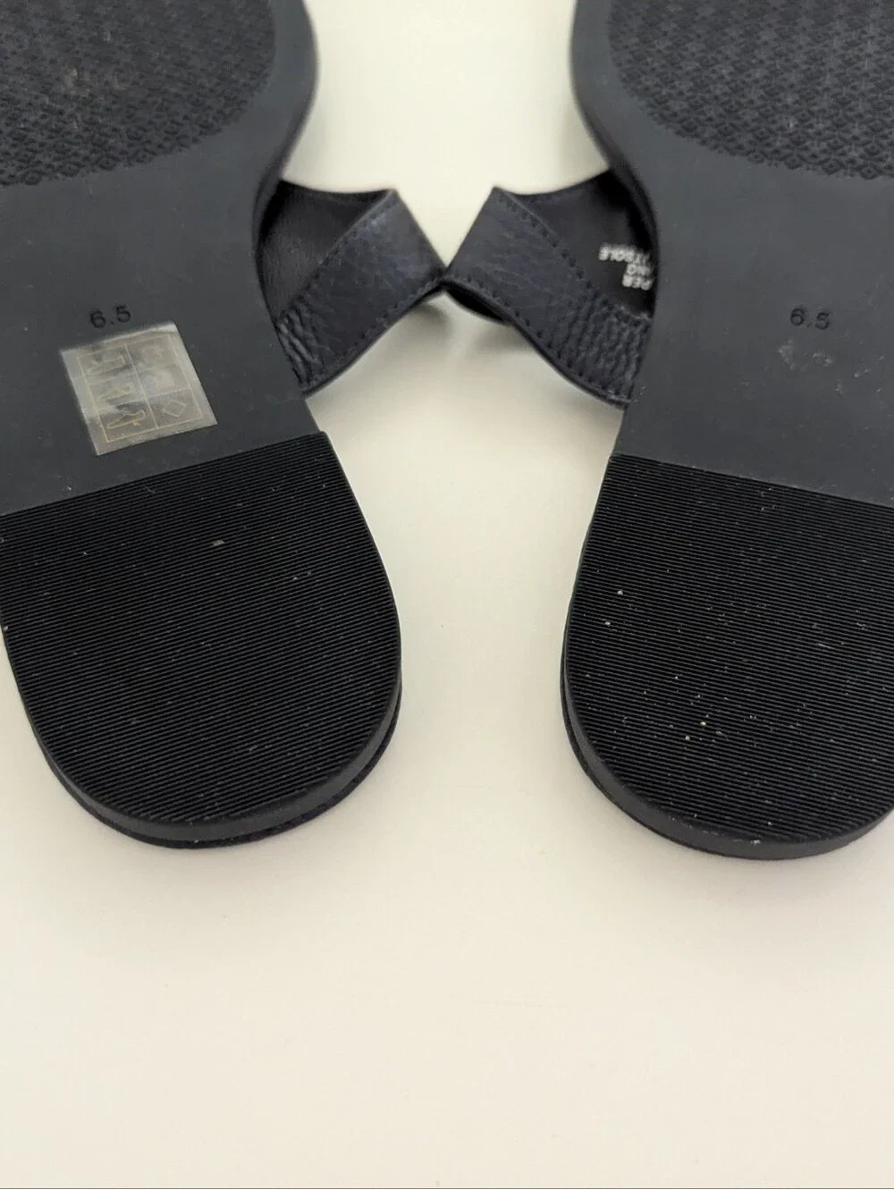 EUC! Tory Burch Jolie Flat Thong Sandal In Navy Blue Size 6.5
